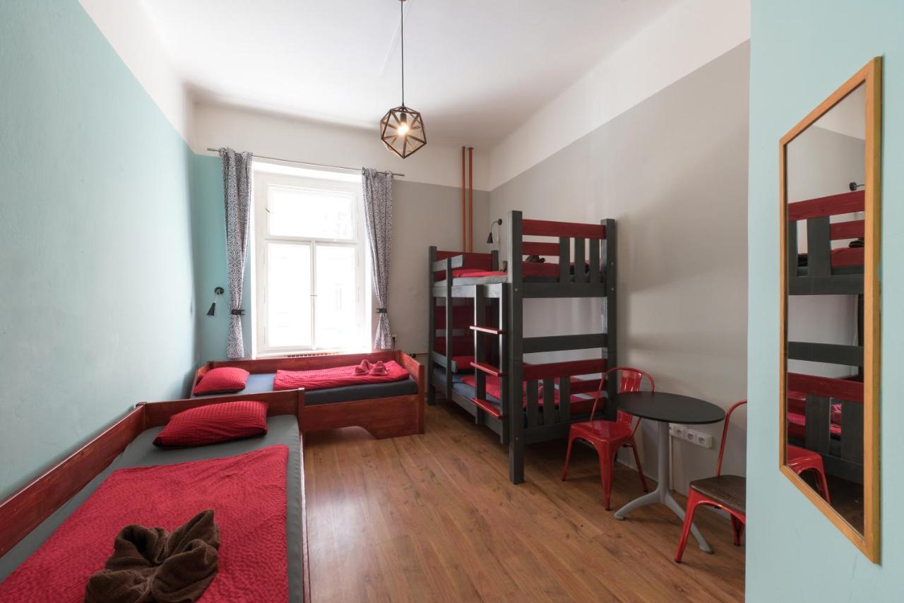 Hostel Elf Prague Luaran gambar